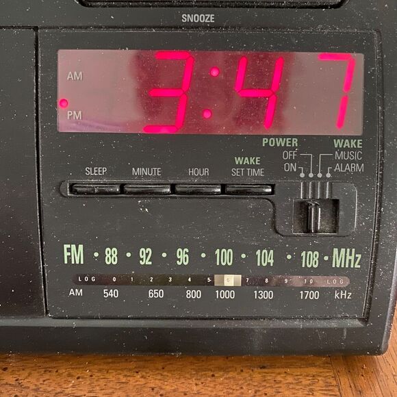 GE General Electric FM/AM Cassette Clock Radio 7-4915A Vintage 80s - Picture 4 of 5